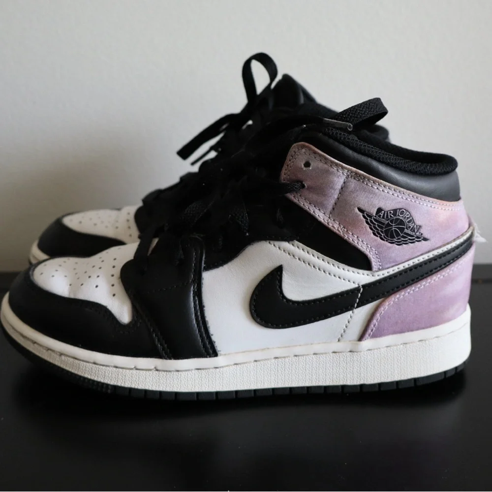 Nike Air Jordan 1 Mid SE “Zen Master” – Size 4.5Y